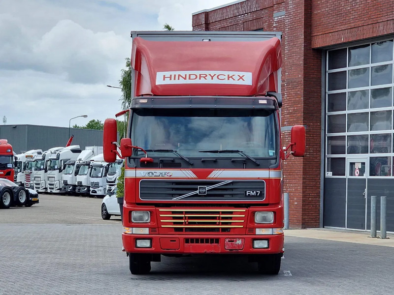 Volvo FM 250 4x- Livestock 2 deck - Lifting floors - Loadlift - Manual gearbox - Kamion za prevoz stoke: slika 2 Volvo FM 250 4x- Livestock 2 deck - Lifting floors - Loadlift - Manual gearbox - Kamion za prevoz stoke: slika 2