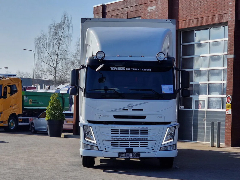 Volvo FM 330 4x2 - Carrier MT 18 Frigo - Loadlift - Full air - Sleepercab - Hladnjača: slika 2 Volvo FM 330 4x2 - Carrier MT 18 Frigo - Loadlift - Full air - Sleepercab - Hladnjača: slika 2