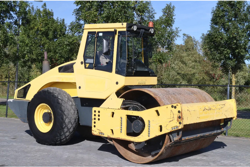 Bomag BW213 D-4 | LOW HOURS! | EVIB | GOOD CONDITION - Valjak: slika 5 Bomag BW213 D-4 | LOW HOURS! | EVIB | GOOD CONDITION - Valjak: slika 5