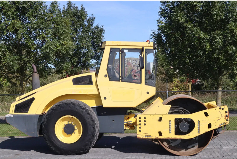Bomag BW213 D-4 | LOW HOURS! | EVIB | GOOD CONDITION - Valjak: slika 4 Bomag BW213 D-4 | LOW HOURS! | EVIB | GOOD CONDITION - Valjak: slika 4