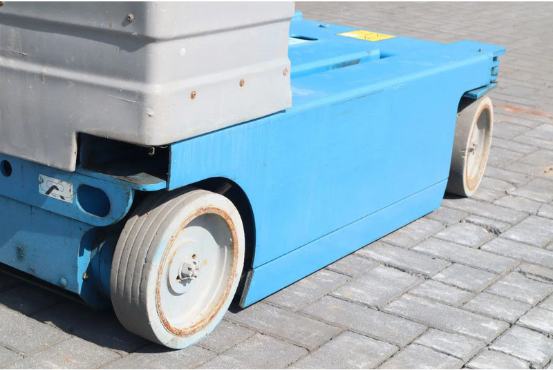 Genie GR-12 | 5.45 METER | 227 KG | MULTIPLE UNITS - Vazdušna platforma: slika 5 Genie GR-12 | 5.45 METER | 227 KG | MULTIPLE UNITS - Vazdušna platforma: slika 5