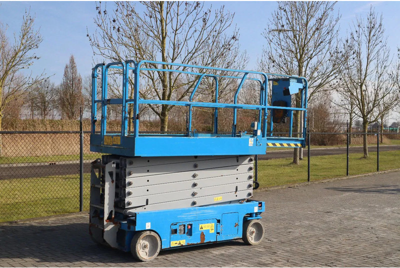 Genie GS-4047 | 14 METER | 350 KG - Lift u obliku makaza: slika 5 Genie GS-4047 | 14 METER | 350 KG - Lift u obliku makaza: slika 5