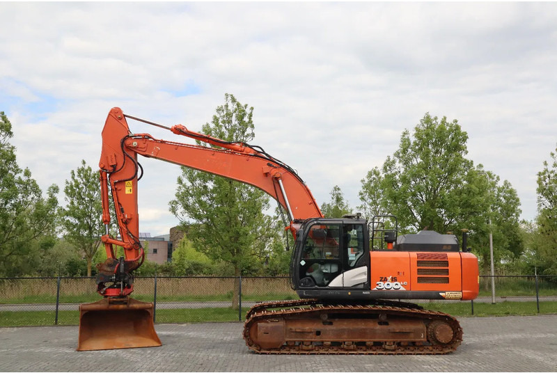 Hitachi ZX300 LC-6 | ROTOTILT | BUCKET | GPS - Bager guseničar: slika 1 Hitachi ZX300 LC-6 | ROTOTILT | BUCKET | GPS - Bager guseničar: slika 1