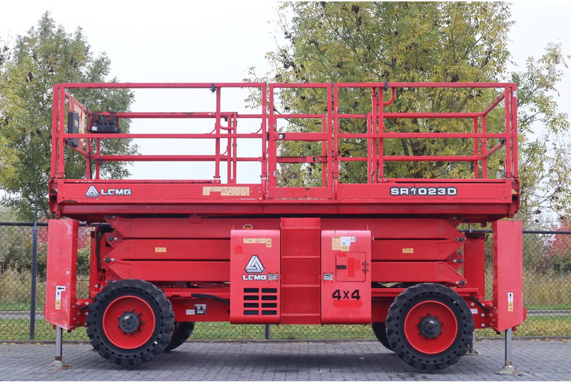 LGMG SR1023D | 12 METER | 1.100 KG - Lift u obliku makaza: slika 1 LGMG SR1023D | 12 METER | 1.100 KG - Lift u obliku makaza: slika 1