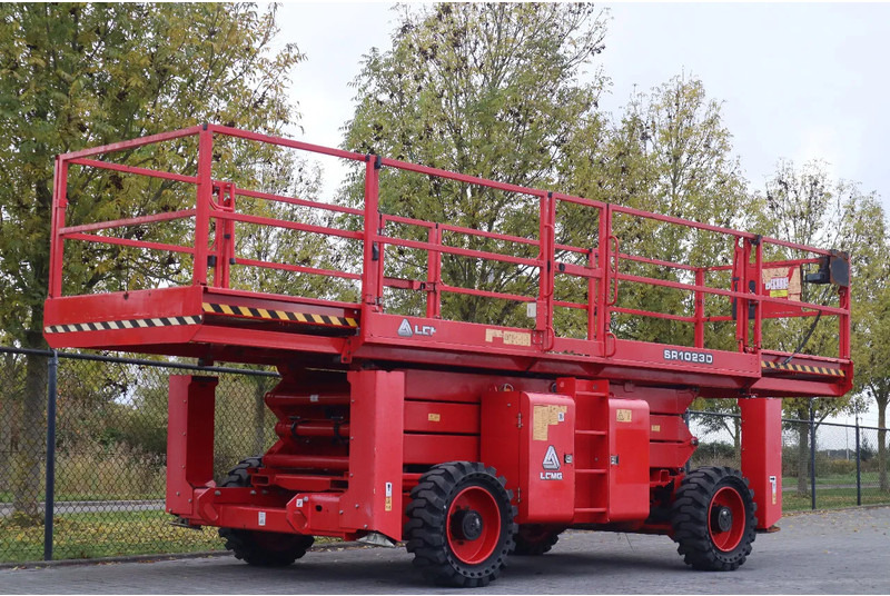 LGMG SR1023D | 12 METER | 1.100 KG - Lift u obliku makaza: slika 5 LGMG SR1023D | 12 METER | 1.100 KG - Lift u obliku makaza: slika 5