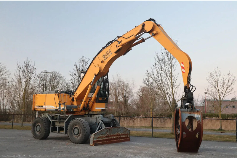 Liebherr A944 B HD | LOG GRAPPLE | HOLZGREIFER | TIMBER - Kombajn za šumarstvo: slika 5 Liebherr A944 B HD | LOG GRAPPLE | HOLZGREIFER | TIMBER - Kombajn za šumarstvo: slika 5