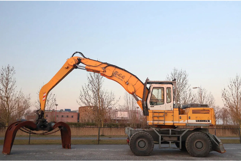 Liebherr A944 B HD | LOG GRAPPLE | HOLZGREIFER | TIMBER - Kombajn za šumarstvo: slika 1 Liebherr A944 B HD | LOG GRAPPLE | HOLZGREIFER | TIMBER - Kombajn za šumarstvo: slika 1