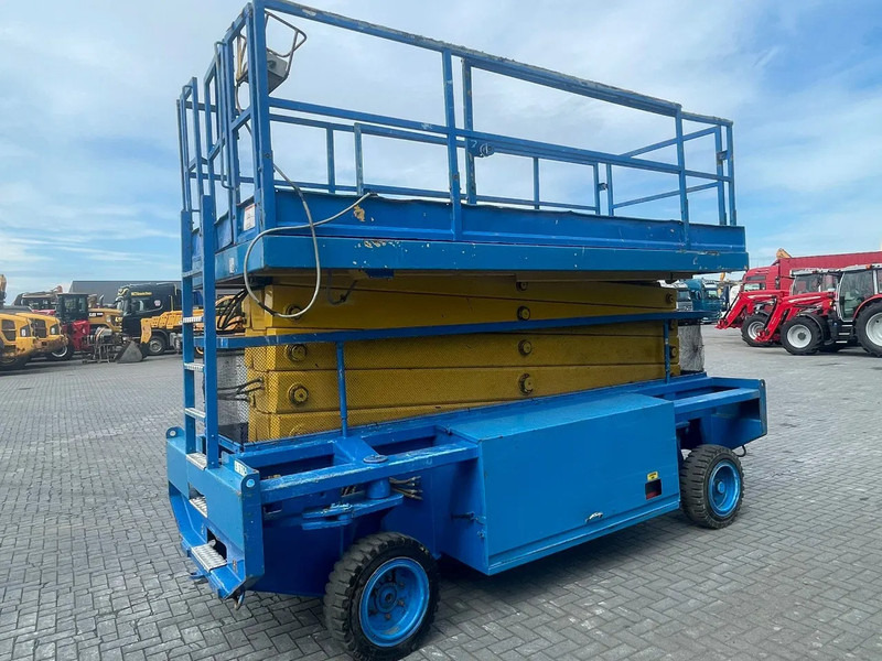 Liftlux SL172-18E2WD | 19.2 METER | NOT WORKING - Lift u obliku makaza: slika 4 Liftlux SL172-18E2WD | 19.2 METER | NOT WORKING - Lift u obliku makaza: slika 4