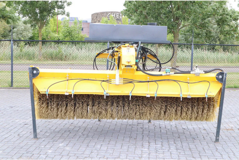 STARK RSW 3000 S | SWEEPER | BRUSH | KEHRMASCHINE | WATER SPRAY - Metle: slika 2 STARK RSW 3000 S | SWEEPER | BRUSH | KEHRMASCHINE | WATER SPRAY - Metle: slika 2
