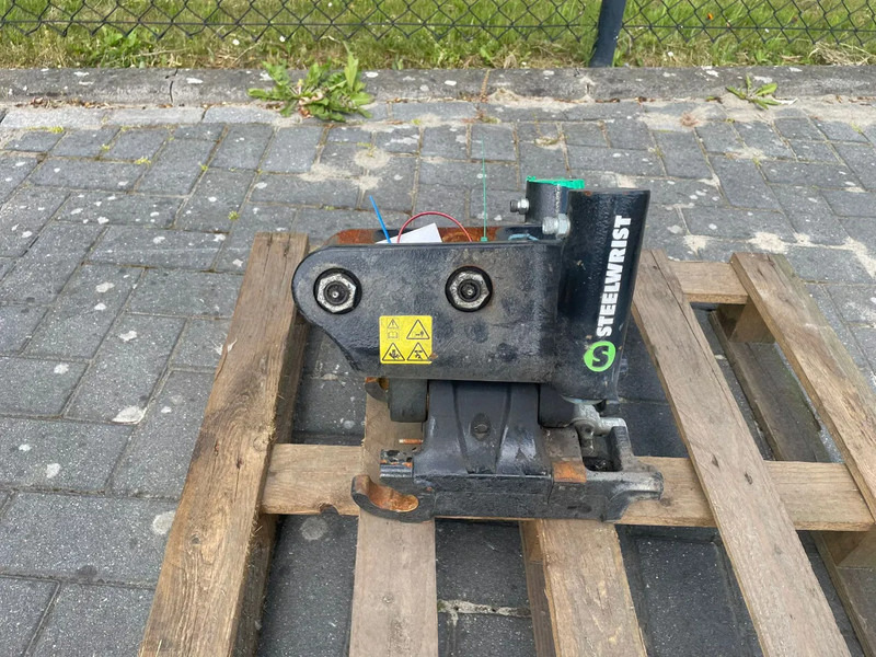 STEELWRIST TCX S30 - 180 MEC | TILT COUPLER | TILTING COUPLER | NEW / UNUSED - Tiltrotator za Građevinska mašina: slika 2 STEELWRIST TCX S30 - 180 MEC | TILT COUPLER | TILTING COUPLER | NEW / UNUSED - Tiltrotator za Građevinska mašina: slika 2