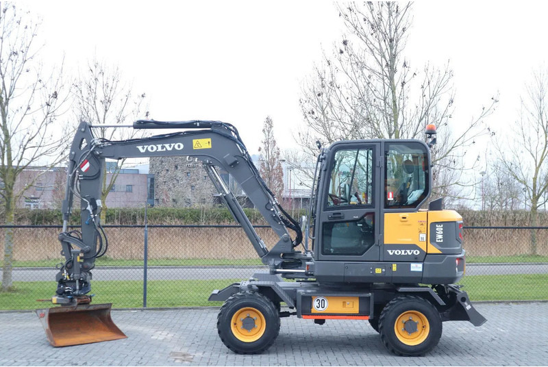 Volvo EW 60 E | DEMO | 30 KM/H | ROTOTILT + GRIPPER | BUCKET - Bager točkaš: slika 1 Volvo EW 60 E | DEMO | 30 KM/H | ROTOTILT + GRIPPER | BUCKET - Bager točkaš: slika 1