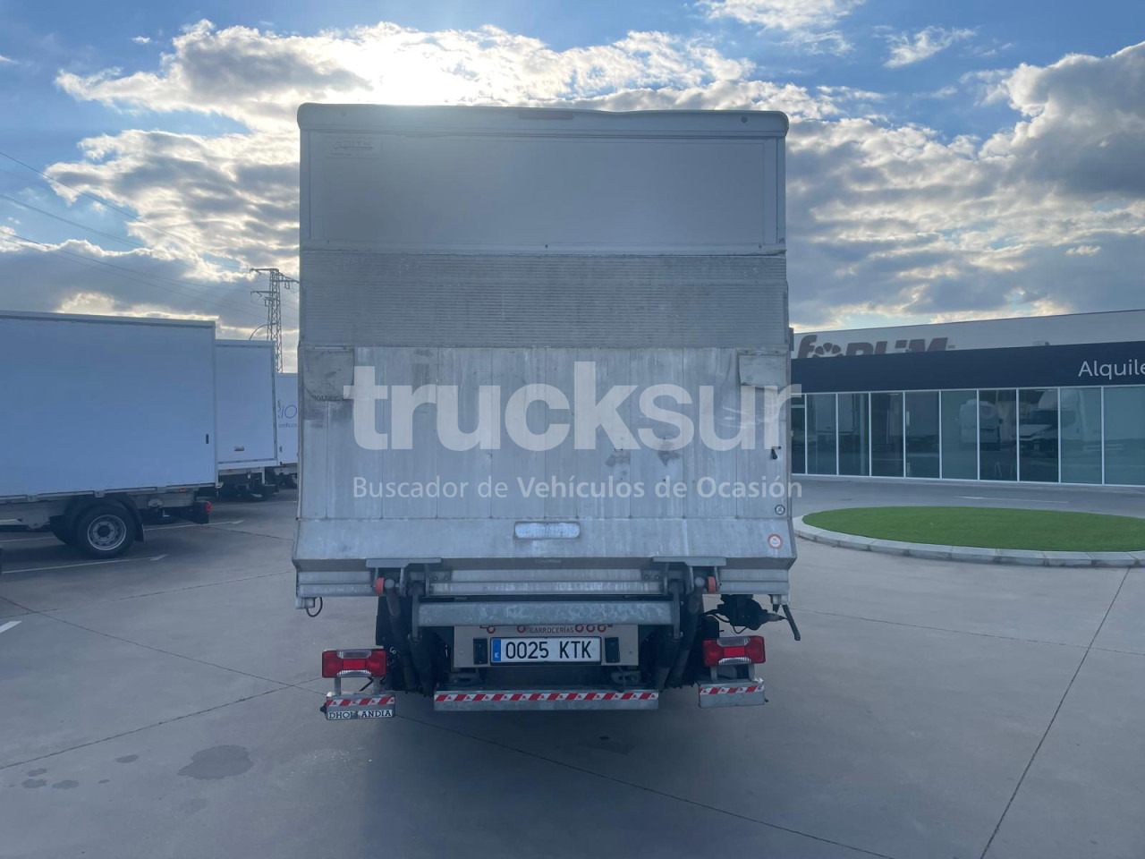 IVECO 72C18 P/E - Kamion sa zatvorenim sandukom: slika 4 IVECO 72C18 P/E - Kamion sa zatvorenim sandukom: slika 4