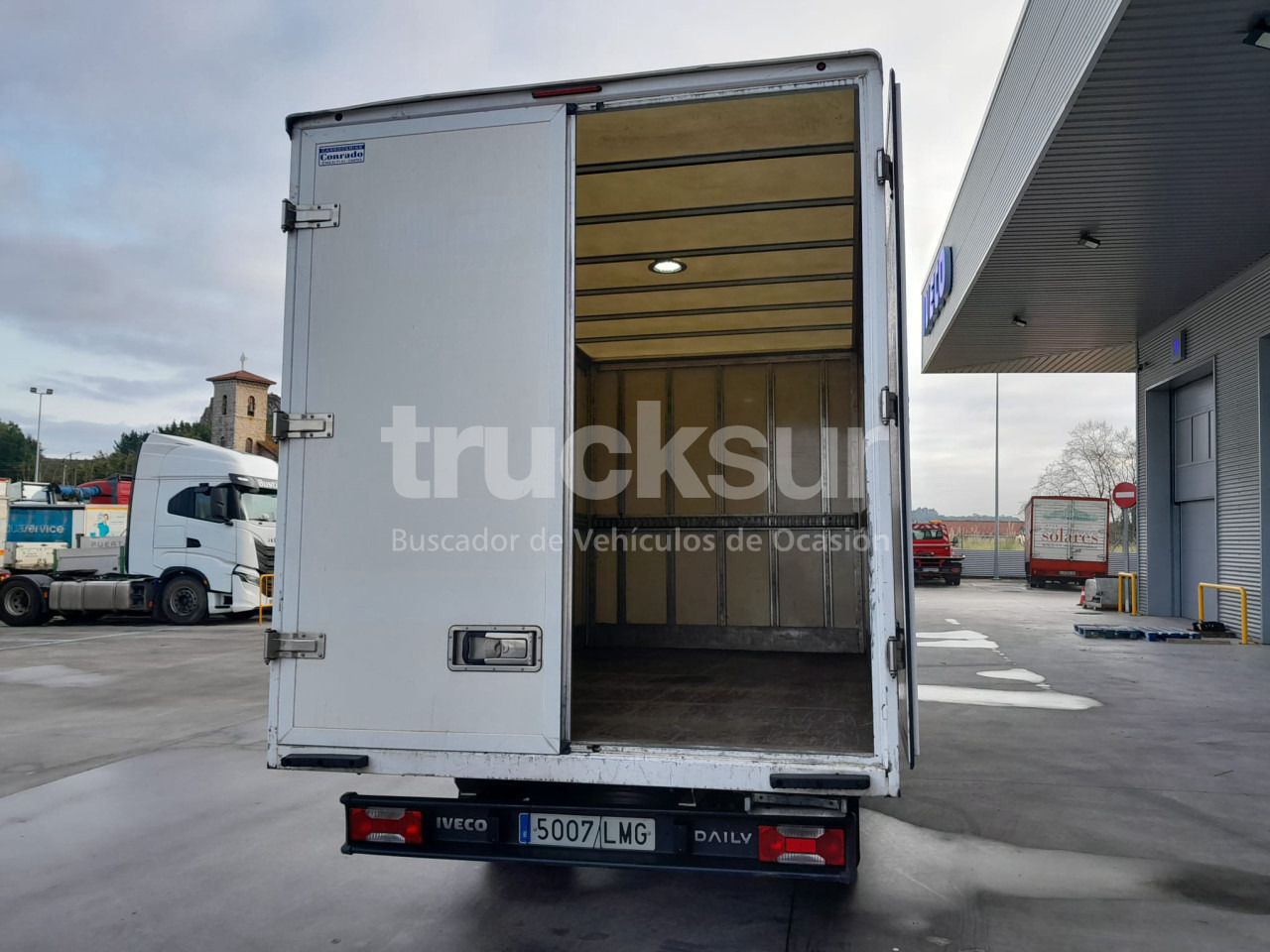 IVECO DAILY 35C16H - Dostavno vozilo sa zatvorenim sandukom: slika 5 IVECO DAILY 35C16H - Dostavno vozilo sa zatvorenim sandukom: slika 5
