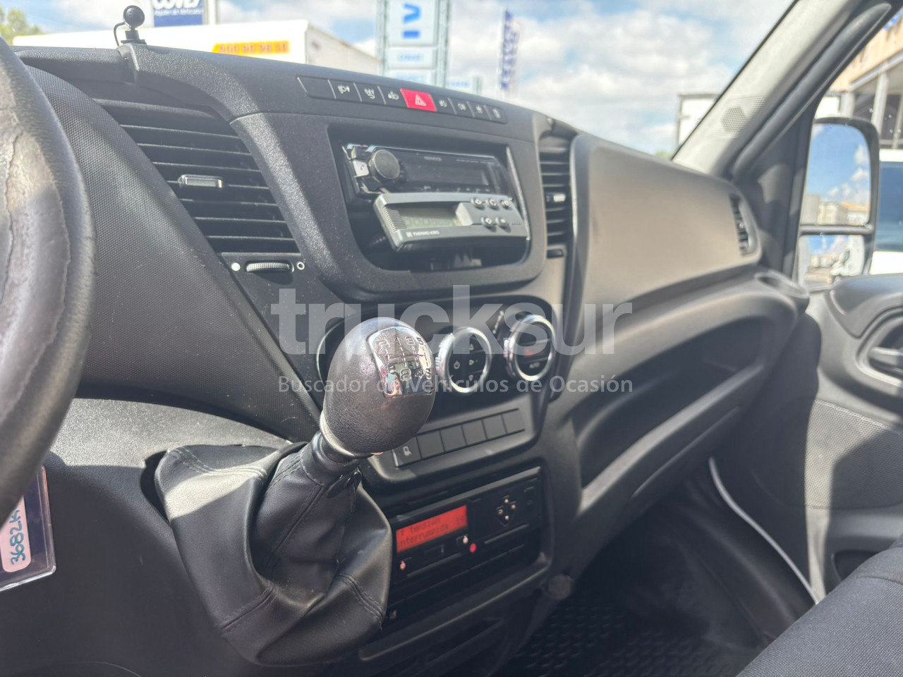 Kamion sa zatvorenim sandukom IVECO DAILY 70C18: slika 11 Kamion sa zatvorenim sandukom IVECO DAILY 70C18: slika 11