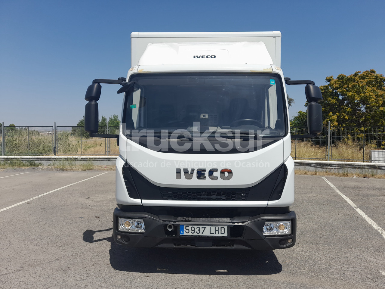 IVECO EUROCARGO 210.75 P/E - Kamion sa zatvorenim sandukom: slika 2 IVECO EUROCARGO 210.75 P/E - Kamion sa zatvorenim sandukom: slika 2