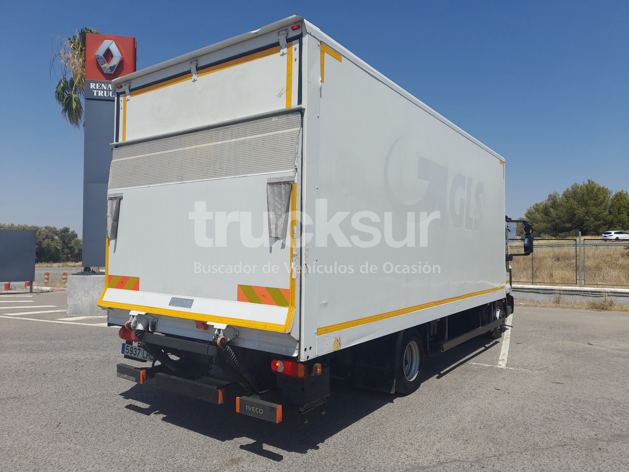 IVECO EUROCARGO 210.75 P/E - Kamion sa zatvorenim sandukom: slika 4 IVECO EUROCARGO 210.75 P/E - Kamion sa zatvorenim sandukom: slika 4