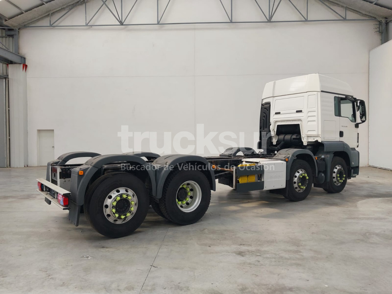 MAN TGS35.400 8X2*6 - Kamion sa golom šasijom i zatvorenom kabinom: slika 4 MAN TGS35.400 8X2*6 - Kamion sa golom šasijom i zatvorenom kabinom: slika 4