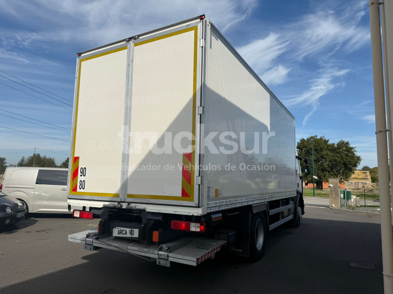 RENAULT D320.18 - Kamion sa zatvorenim sandukom: slika 4 RENAULT D320.18 - Kamion sa zatvorenim sandukom: slika 4