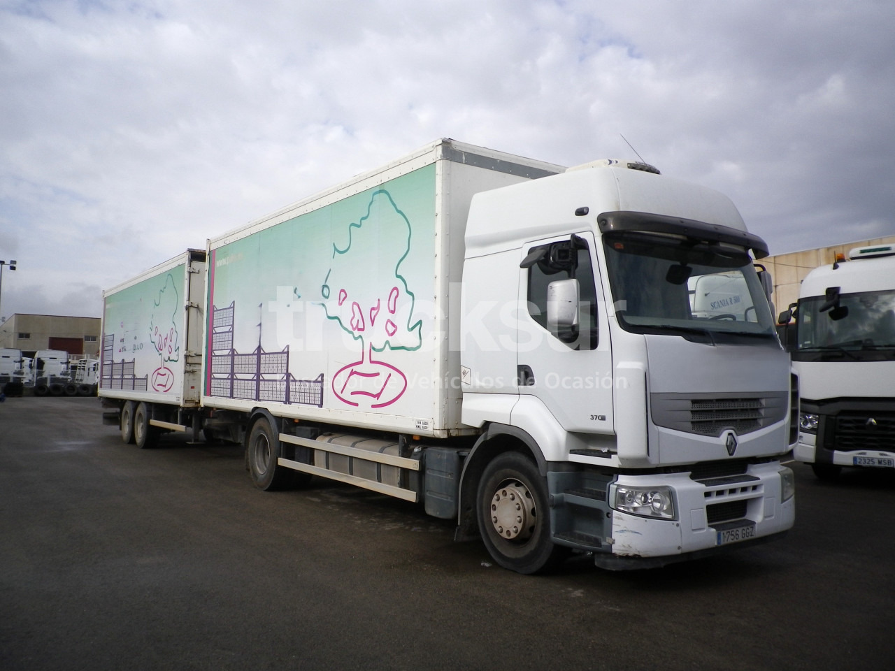 RENAULT PREMIUM 370 DXI REMOLCADOR - Kamion sa zatvorenim sandukom: slika 2 RENAULT PREMIUM 370 DXI REMOLCADOR - Kamion sa zatvorenim sandukom: slika 2