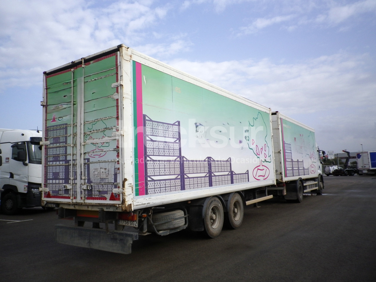 RENAULT PREMIUM 370 DXI REMOLCADOR - Kamion sa zatvorenim sandukom: slika 4 RENAULT PREMIUM 370 DXI REMOLCADOR - Kamion sa zatvorenim sandukom: slika 4