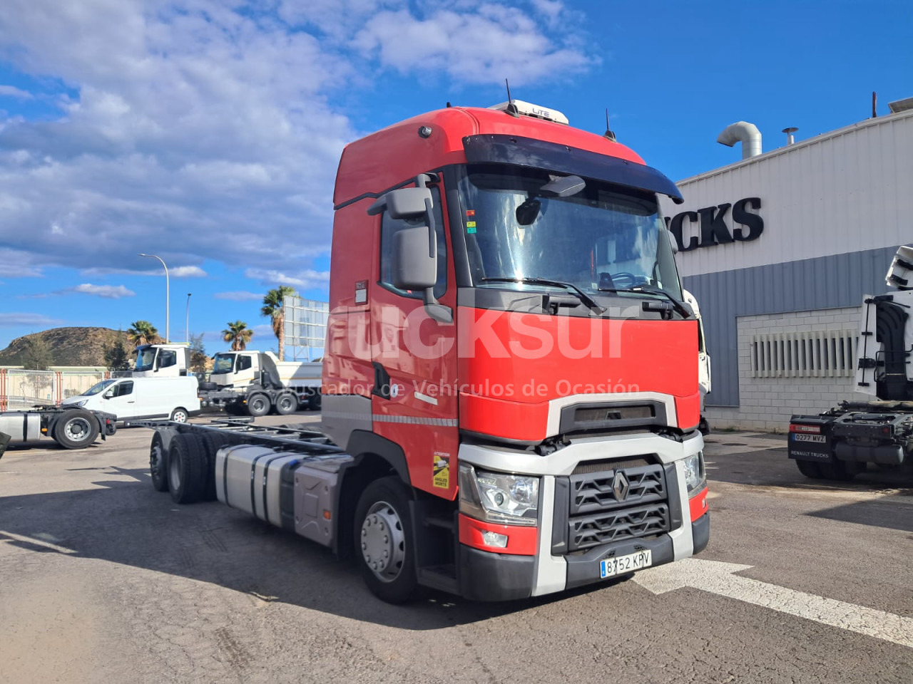 RENAULT T480 HIGH SLEEPER CAB 6X2*4 ejes 6x2*4 - Kamion sa golom šasijom i zatvorenom kabinom: slika 2 RENAULT T480 HIGH SLEEPER CAB 6X2*4 ejes 6x2*4 - Kamion sa golom šasijom i zatvorenom kabinom: slika 2