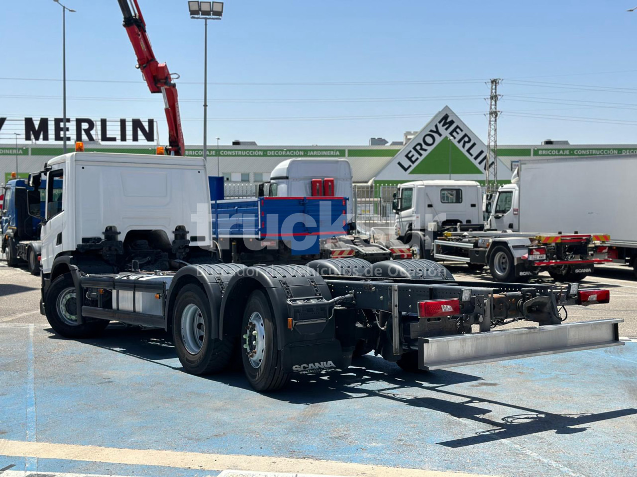 SCANIA P410.26 ejes 6x2*4 - Kamion sa golom šasijom i zatvorenom kabinom: slika 3 SCANIA P410.26 ejes 6x2*4 - Kamion sa golom šasijom i zatvorenom kabinom: slika 3