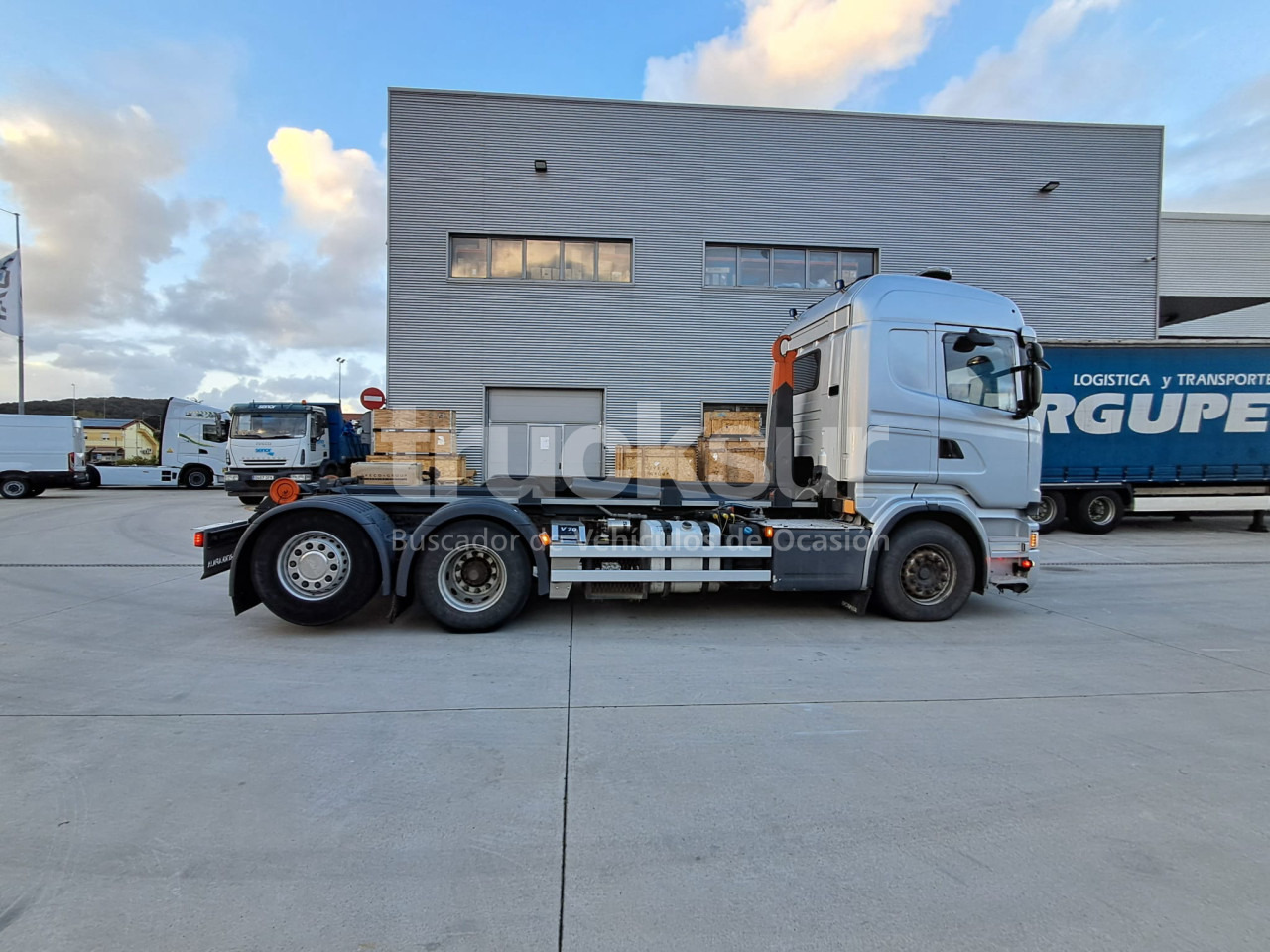 SCANIA R580.26 ejes 6x2*4 - Kamion sa hidrauličnom kukom: slika 4 SCANIA R580.26 ejes 6x2*4 - Kamion sa hidrauličnom kukom: slika 4