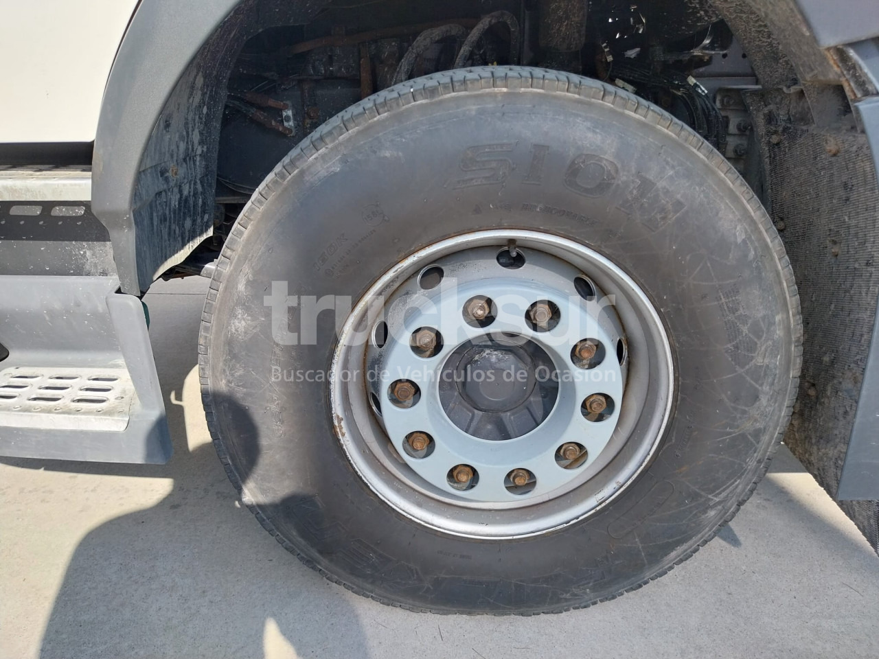 VOLVO FM 330HP - Kamion za utovaranje kontejnera: slika 4 VOLVO FM 330HP - Kamion za utovaranje kontejnera: slika 4