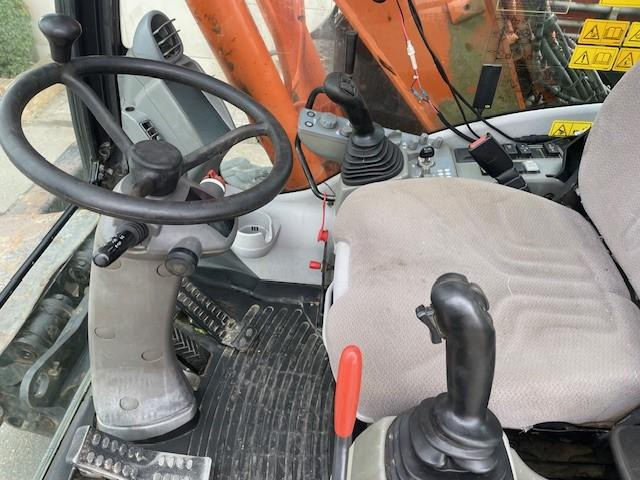 Bager točkaš Hitachi ZX140W-5B: slika 8
