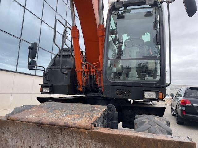 Bager točkaš Hitachi ZX140W-5B: slika 6