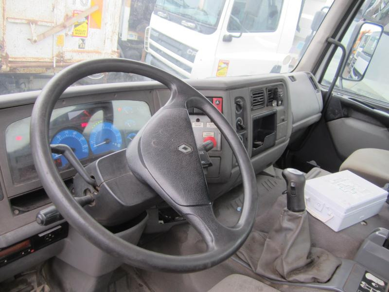 Interior photo 1: Kamion cisterna Renault Kerax