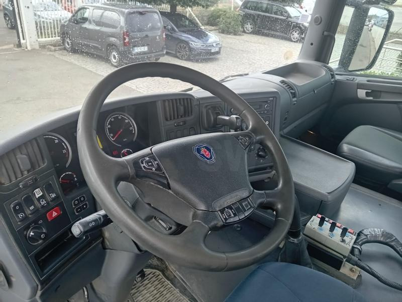Kamion sa hidrauličnom kukom Scania G 360: slika 6