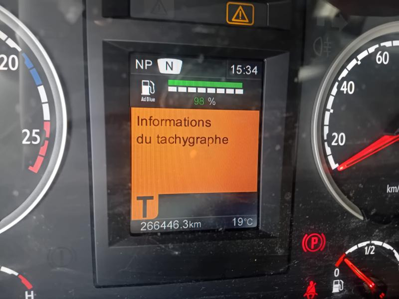 Kamion sa hidrauličnom kukom Scania P 410: slika 9
