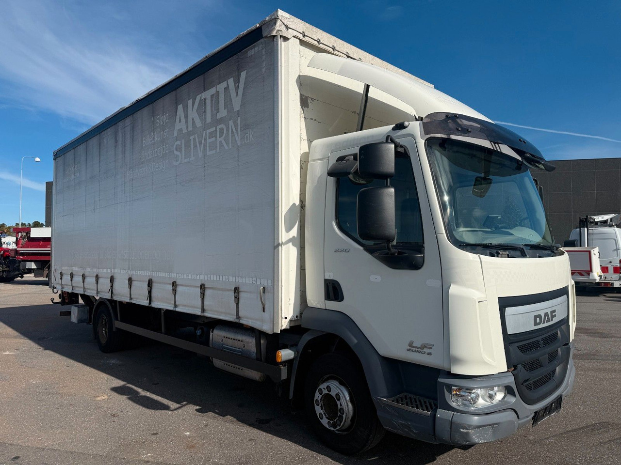 DAF LF 45 /220 4x2 Curtainsider and Taillift Euro 6 - Kamion sa ceradom: slika 2 DAF LF 45 /220 4x2 Curtainsider and Taillift Euro 6 - Kamion sa ceradom: slika 2