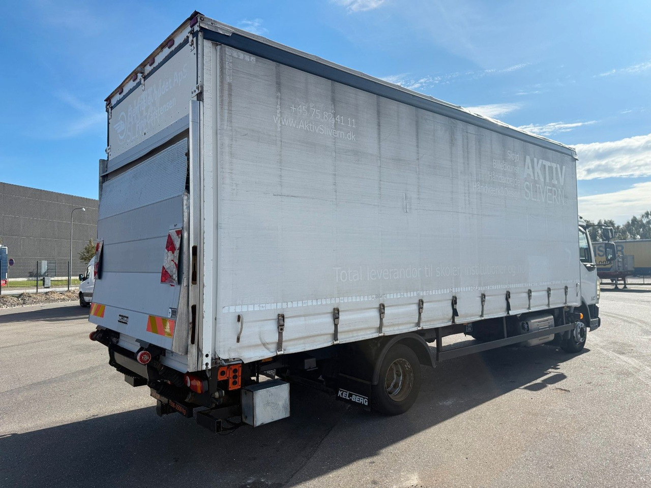 DAF LF 45 /220 4x2 Curtainsider and Taillift Euro 6 - Kamion sa ceradom: slika 3 DAF LF 45 /220 4x2 Curtainsider and Taillift Euro 6 - Kamion sa ceradom: slika 3