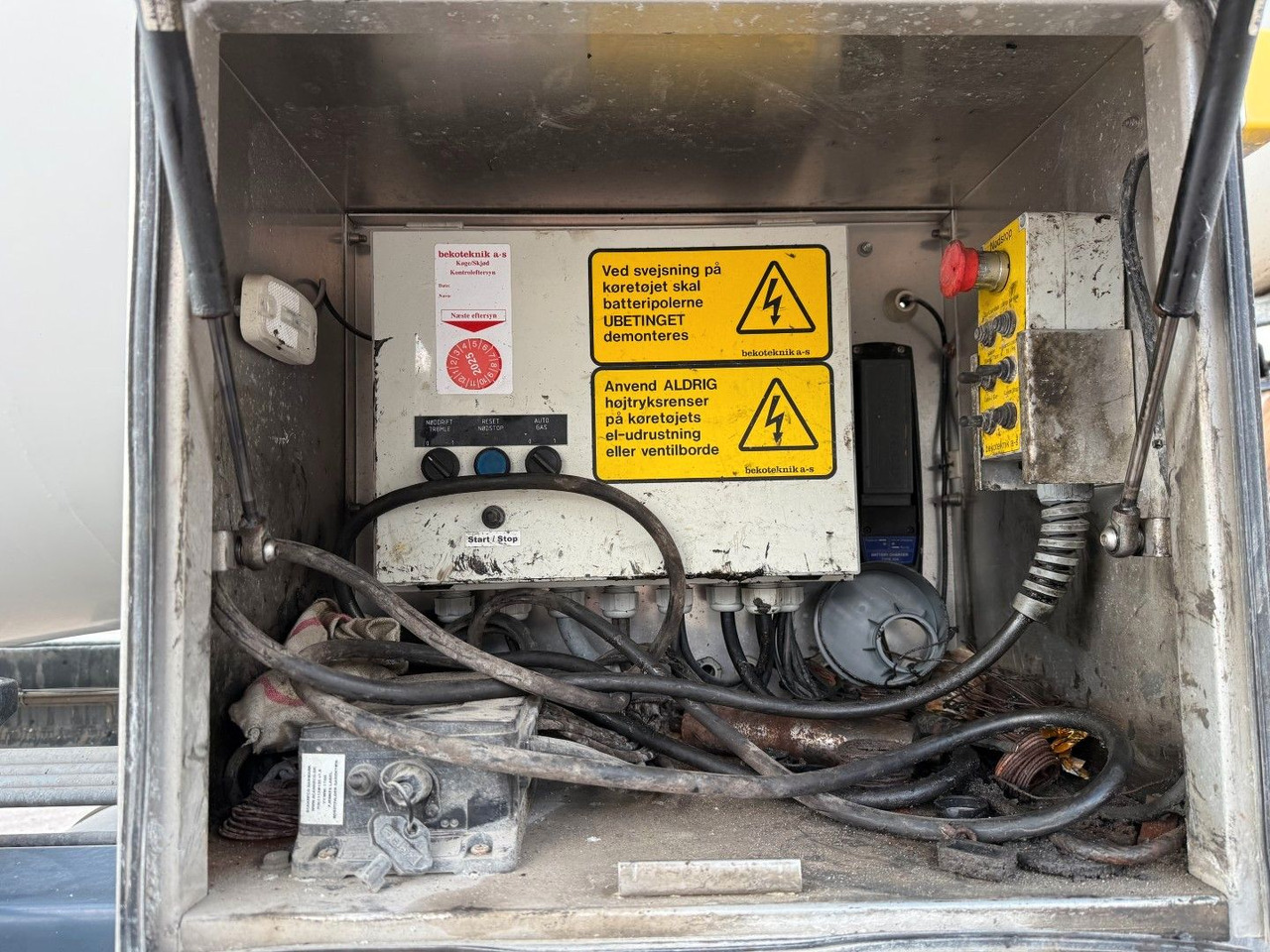 Poluprikolica mikser De Buf BM 12-36-2SPR w/ Belt Theam TSR15 / Beton: slika 9 Poluprikolica mikser De Buf BM 12-36-2SPR w/ Belt Theam TSR15 / Beton: slika 9