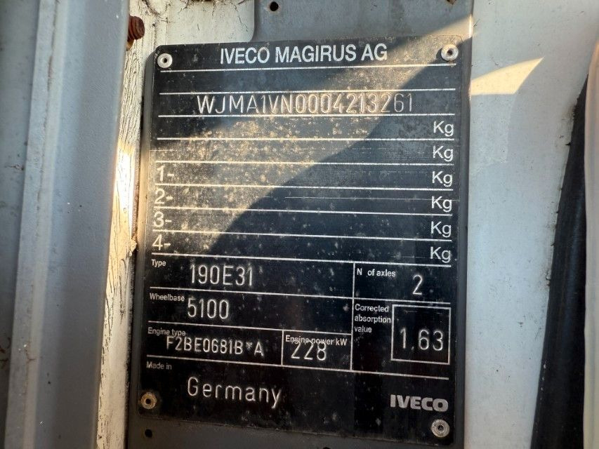 Kamion sa dizalicom Iveco EuroTech Cursor 190E31 4x2 Tipper / HMF 1060 B3: slika 9