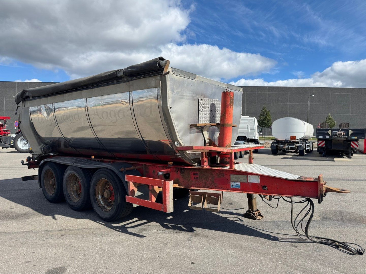 Kel-Berg 3 axle Asphalt tipper / Asphalt Kipper - Prikolica istovarivača: slika 3 Kel-Berg 3 axle Asphalt tipper / Asphalt Kipper - Prikolica istovarivača: slika 3