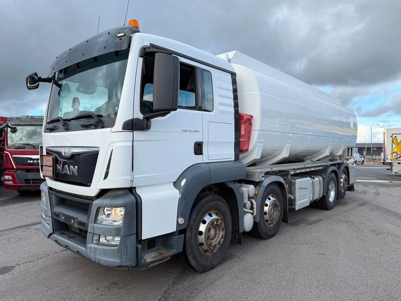 MAN TGS 35.480 8x2*6 Euro 6 23.000 l ADR Tanktruck - Kamion cisterna: slika 1 MAN TGS 35.480 8x2*6 Euro 6 23.000 l ADR Tanktruck - Kamion cisterna: slika 1