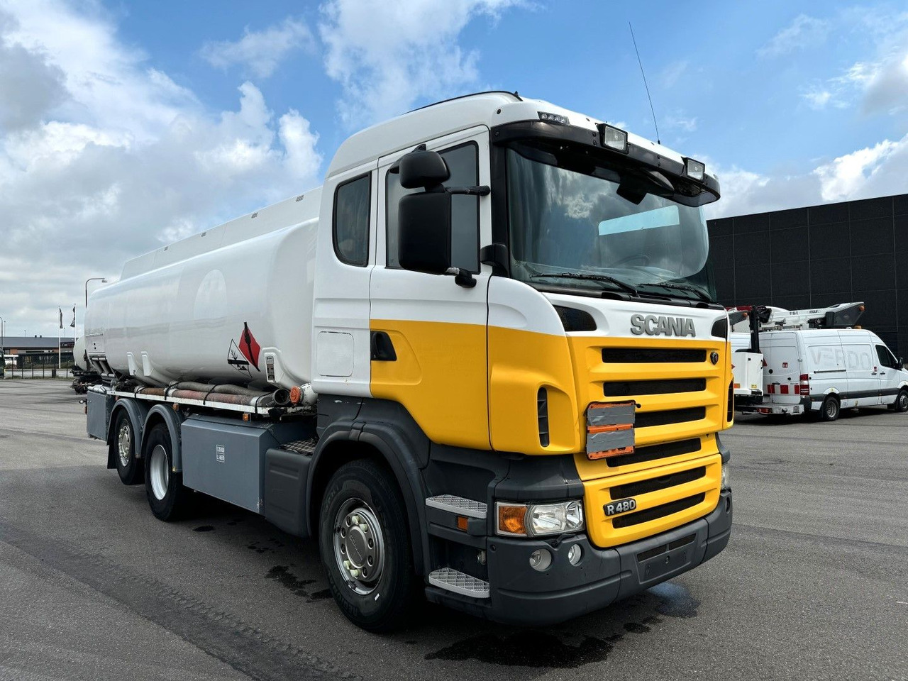 Scania R480 6x2*4 19.000 L ADR Tanktruck - Kamion cisterna: slika 2 Scania R480 6x2*4 19.000 L ADR Tanktruck - Kamion cisterna: slika 2