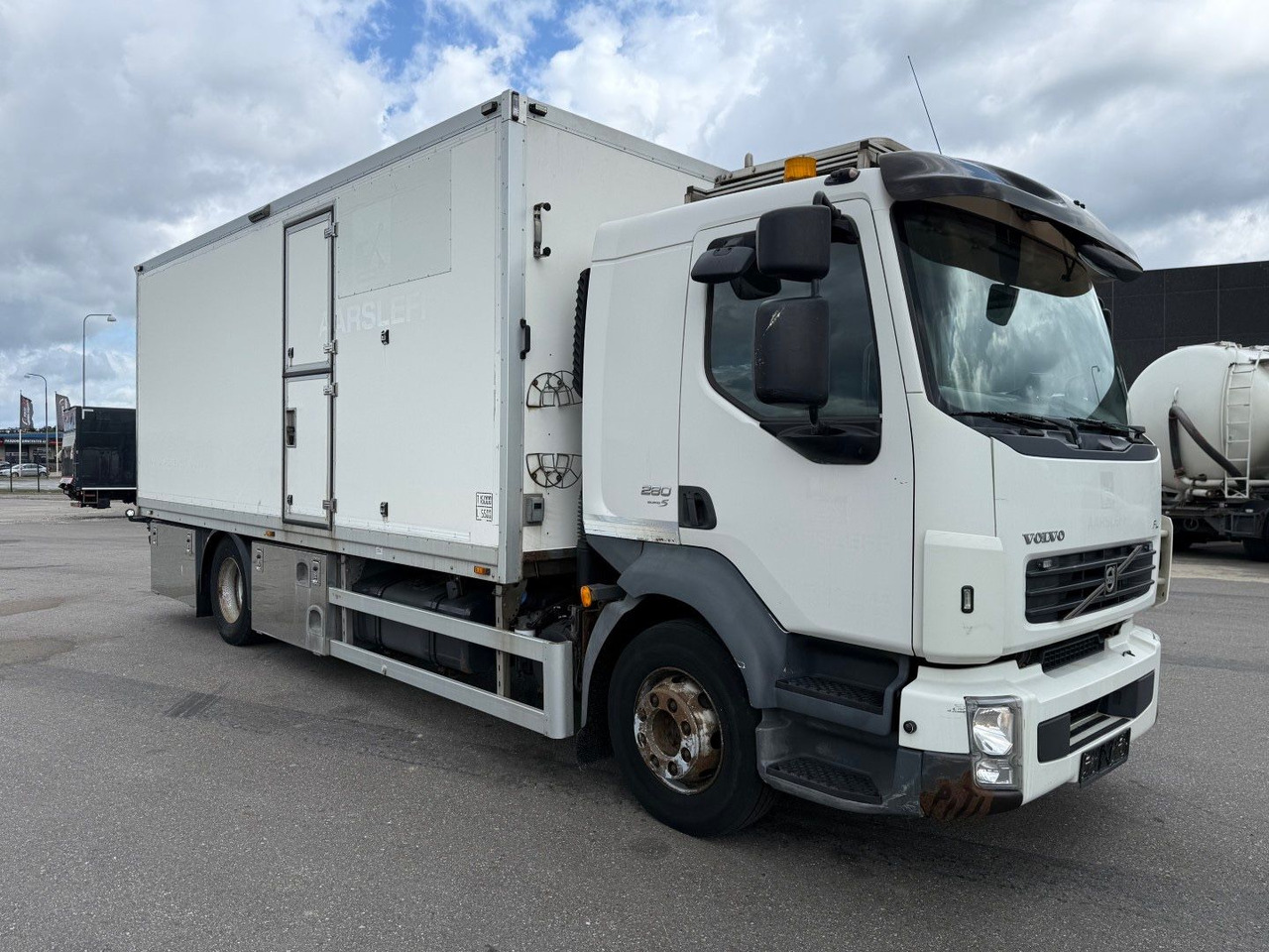 Volvo FL 280 4x2 Euro 5 Workshop Equipment - Kamion sa zatvorenim sandukom: slika 2 Volvo FL 280 4x2 Euro 5 Workshop Equipment - Kamion sa zatvorenim sandukom: slika 2
