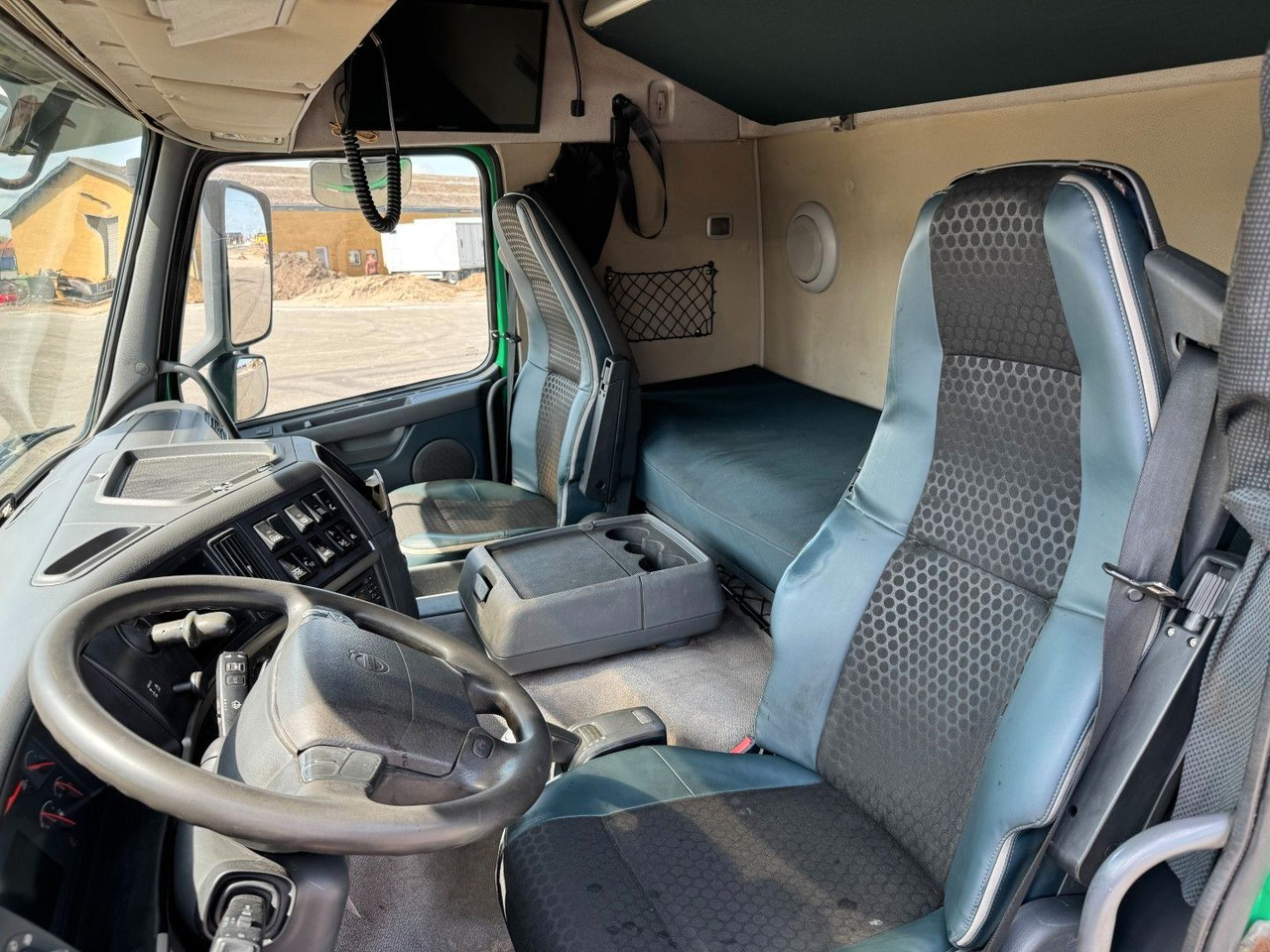 Volvo FM500 8x4*4 HMF Kipper Euro 5 - Istovarivač: slika 5 Volvo FM500 8x4*4 HMF Kipper Euro 5 - Istovarivač: slika 5