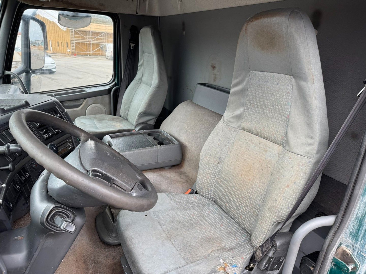 Volvo FM9 380 6x2*4 Tiertransporter / Livestock - Kamion za prevoz konja: slika 5 Volvo FM9 380 6x2*4 Tiertransporter / Livestock - Kamion za prevoz konja: slika 5