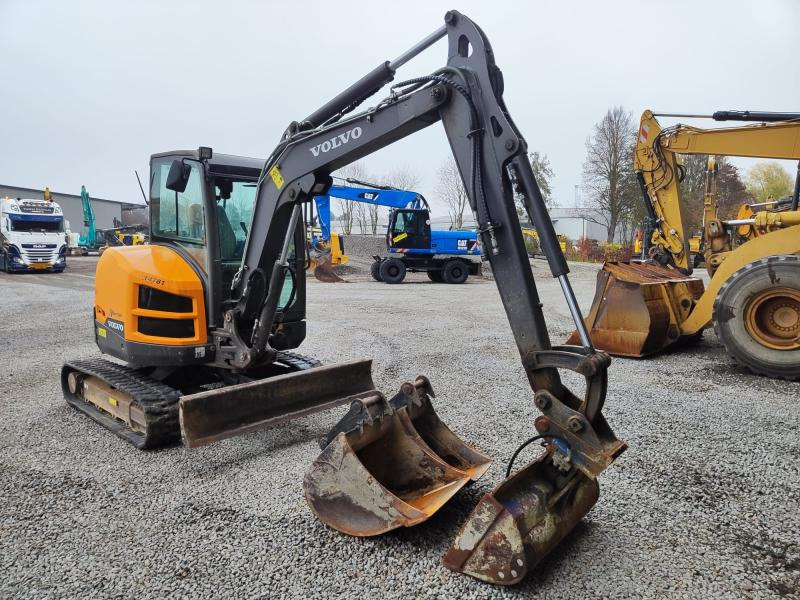 Volvo ECR40D - Mini bager: slika 3 Volvo ECR40D - Mini bager: slika 3