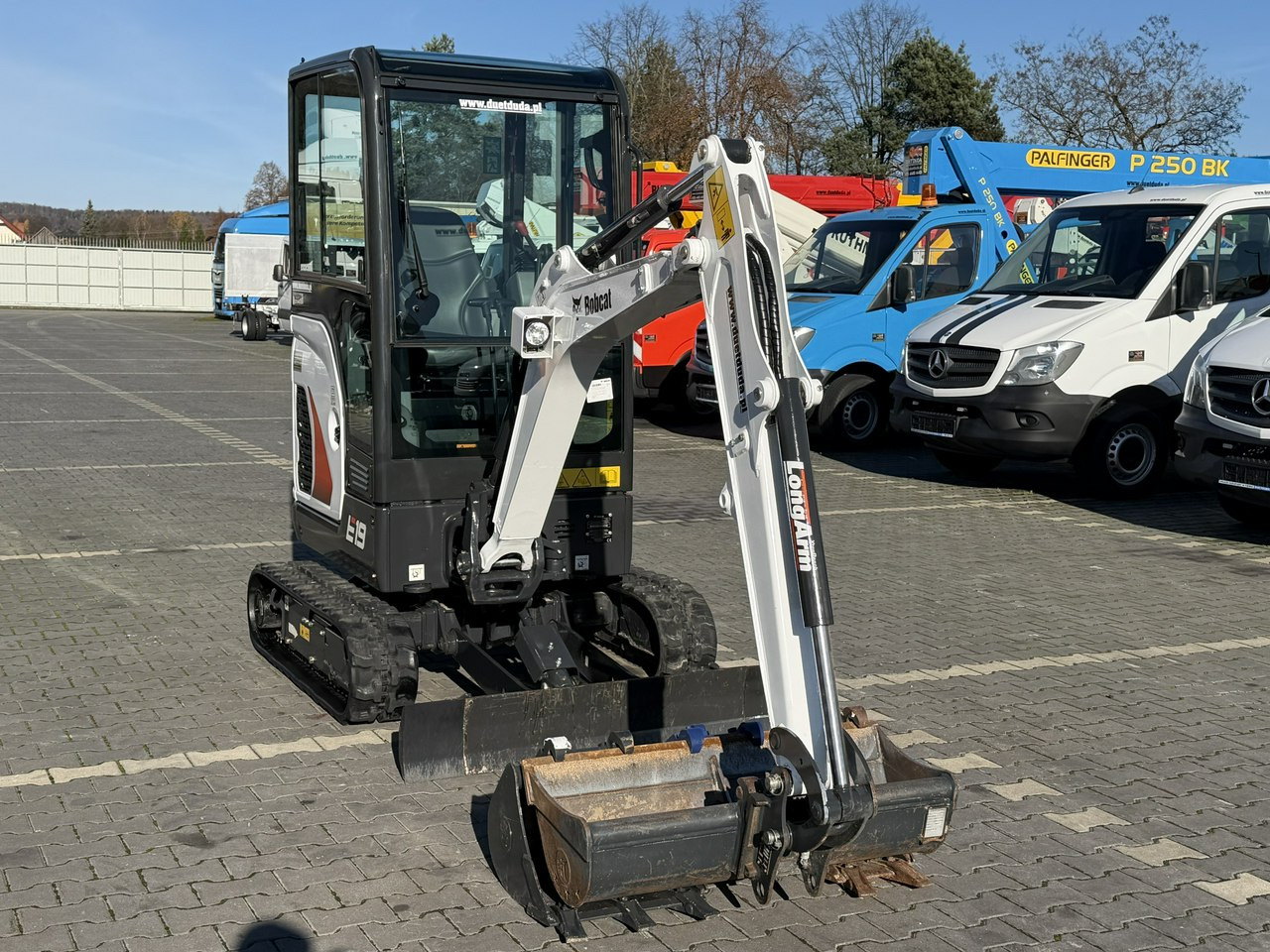 Bobcat E19 Komplet Łyżek Mało Używana Przepracowane tylko 90mth - Mini bager: slika 4 Bobcat E19 Komplet Łyżek Mało Używana Przepracowane tylko 90mth - Mini bager: slika 4