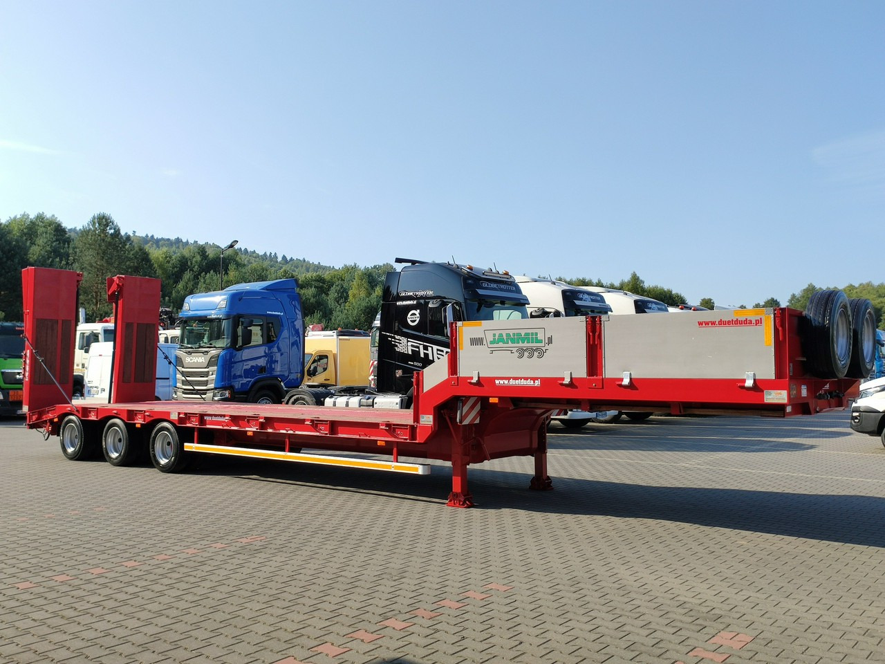 Bodex JANMIL Burtówka Laweta Niskopodłogowa Podczołgówka 3-Osie - Niska poluprikolica za prevoz: slika 1 Bodex JANMIL Burtówka Laweta Niskopodłogowa Podczołgówka 3-Osie - Niska poluprikolica za prevoz: slika 1