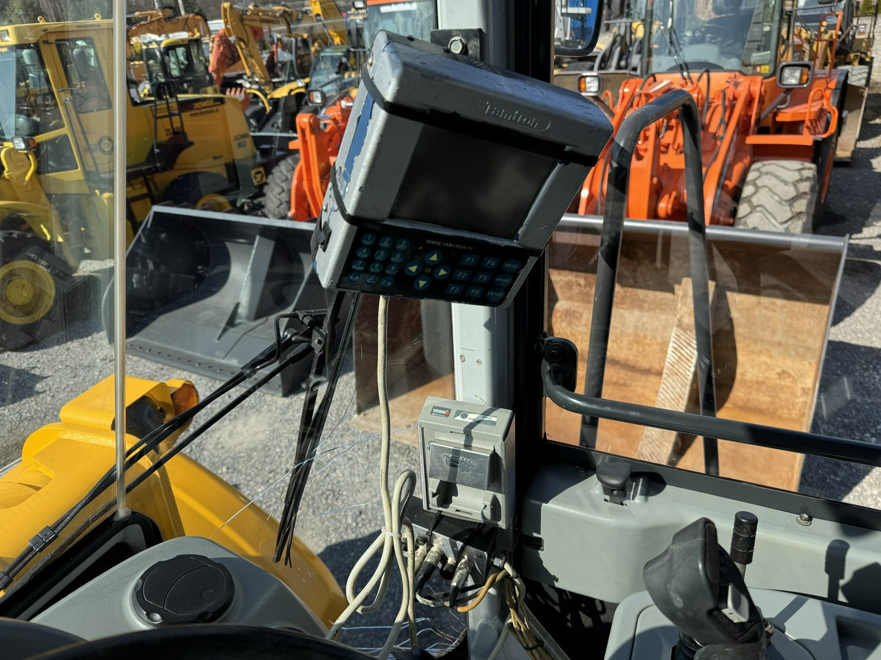 Utovarivač točkaš Hyundai HL770-7A: slika 24