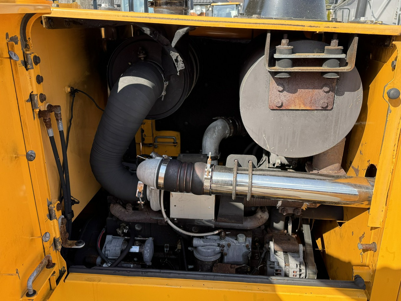 Utovarivač točkaš Hyundai HL770-7A: slika 18