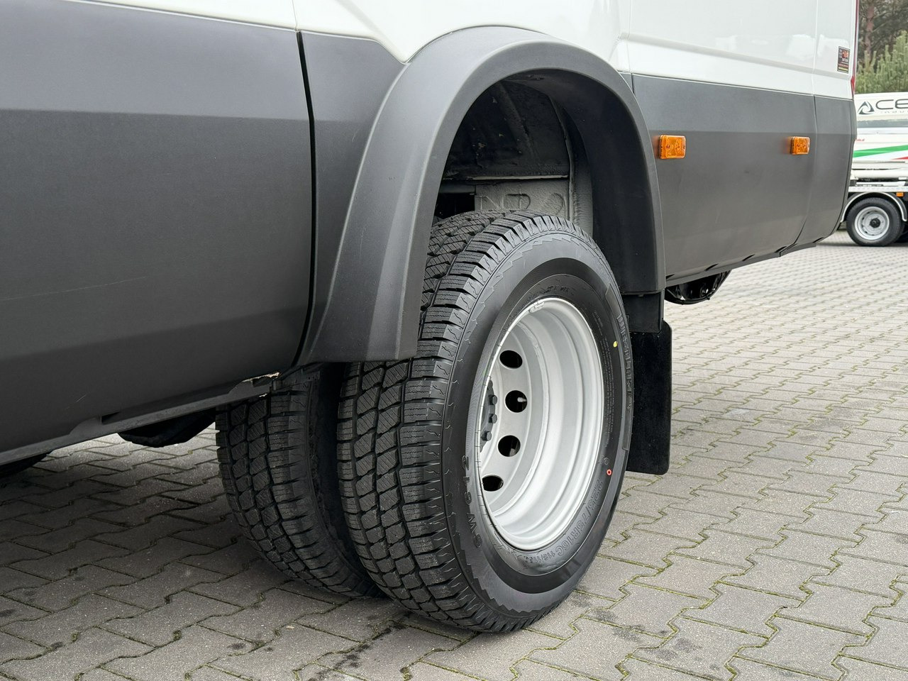 Iveco Daily 70C18 V H - Furgon: slika 3 Iveco Daily 70C18 V H - Furgon: slika 3