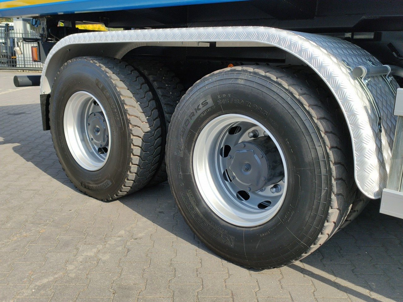 Istovarivač Iveco Trakker 360 EEV Manual 6x4 Wywrot 3-stronny Hydroburta Bok i Tył: slika 12